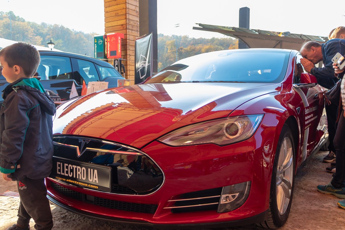 Роботы-рокеры из Берлина, настоящий Бамбли и взрывы от химиков: что приготовил Interpipe для TechFest 2019 19