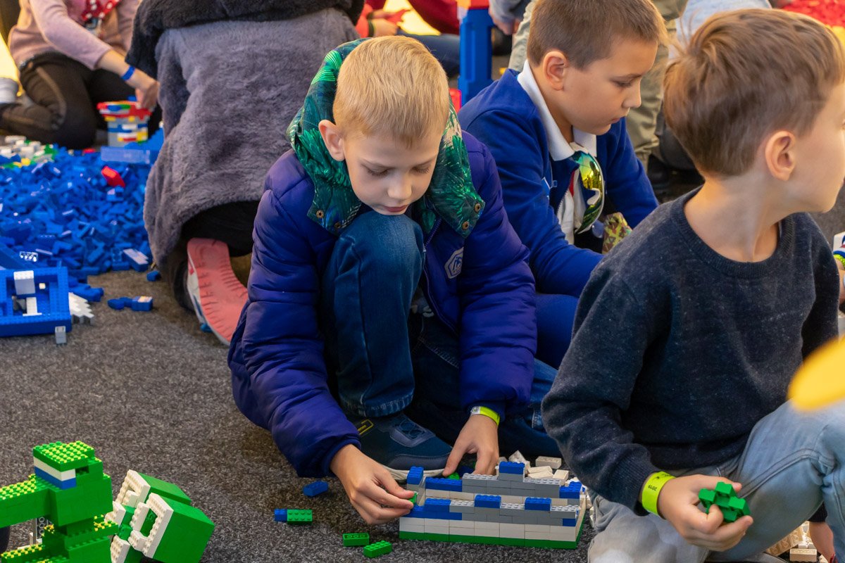 Роботы-рокеры из Берлина, настоящий Бамбли и взрывы от химиков: что приготовил Interpipe для TechFest 2019 20