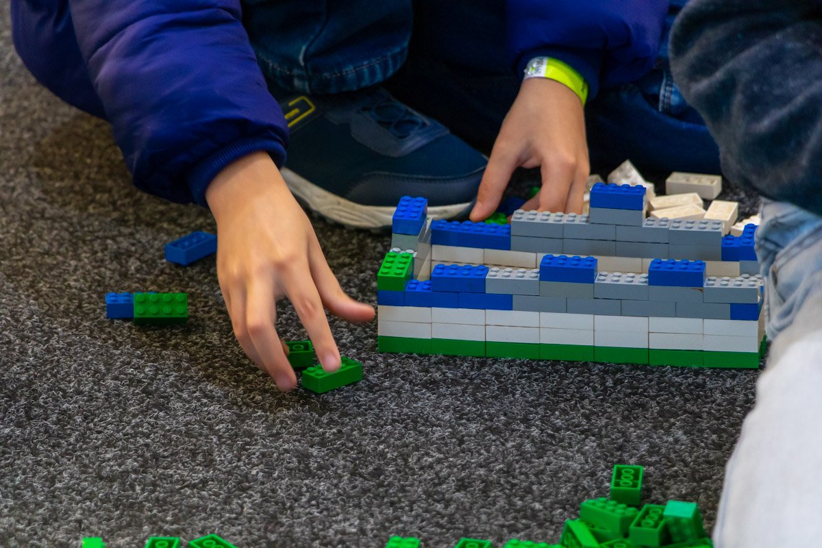 Роботы-рокеры из Берлина, настоящий Бамбли и взрывы от химиков: что приготовил Interpipe для TechFest 2019 21