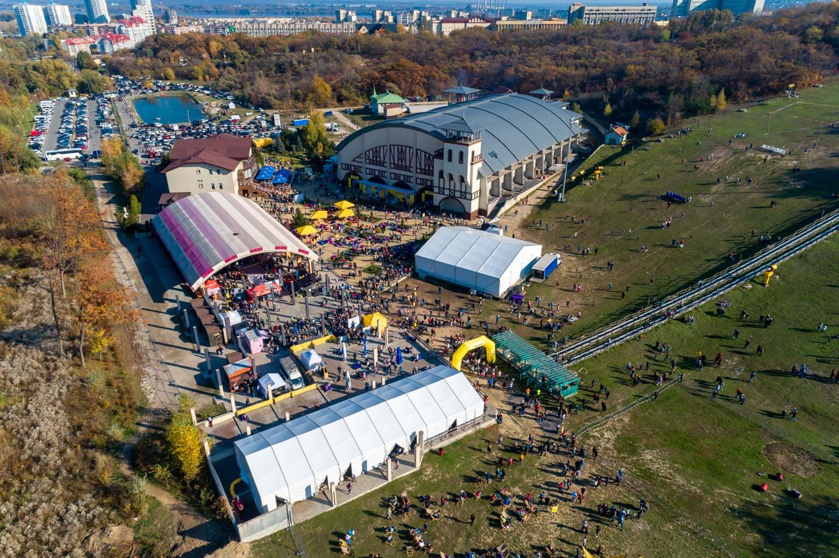 Роботы-рокеры из Берлина, настоящий Бамбли и взрывы от химиков: что приготовил Interpipe для TechFest 2019 33