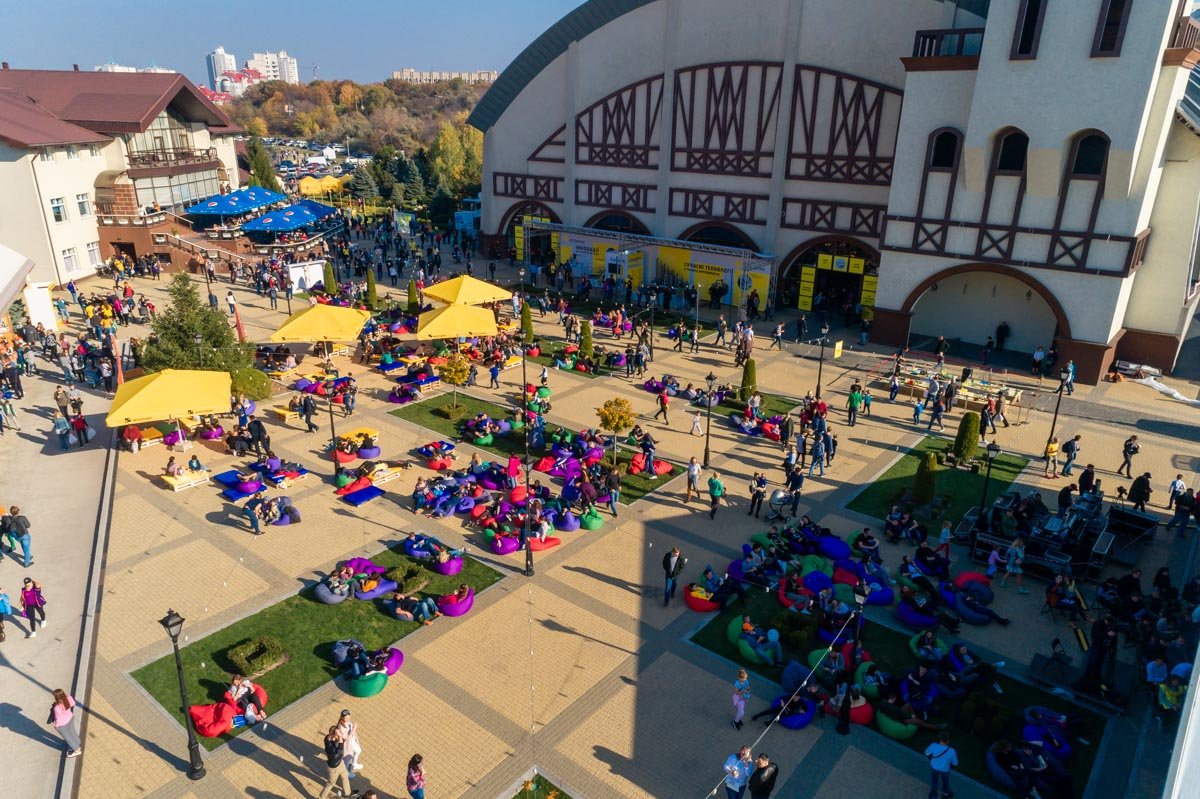 Роботы-рокеры из Берлина, настоящий Бамбли и взрывы от химиков: что приготовил Interpipe для TechFest 2019 34