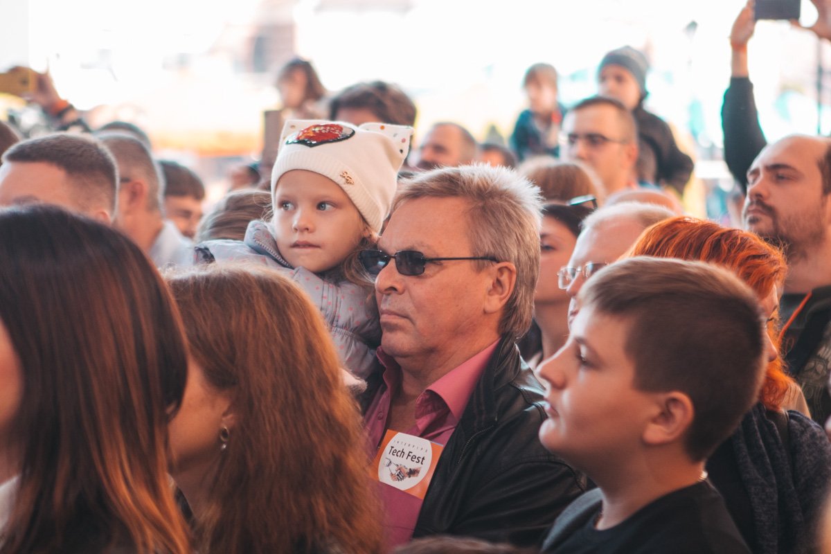 Роботы-рокеры из Берлина, настоящий Бамбли и взрывы от химиков: что приготовил Interpipe для TechFest 2019 40