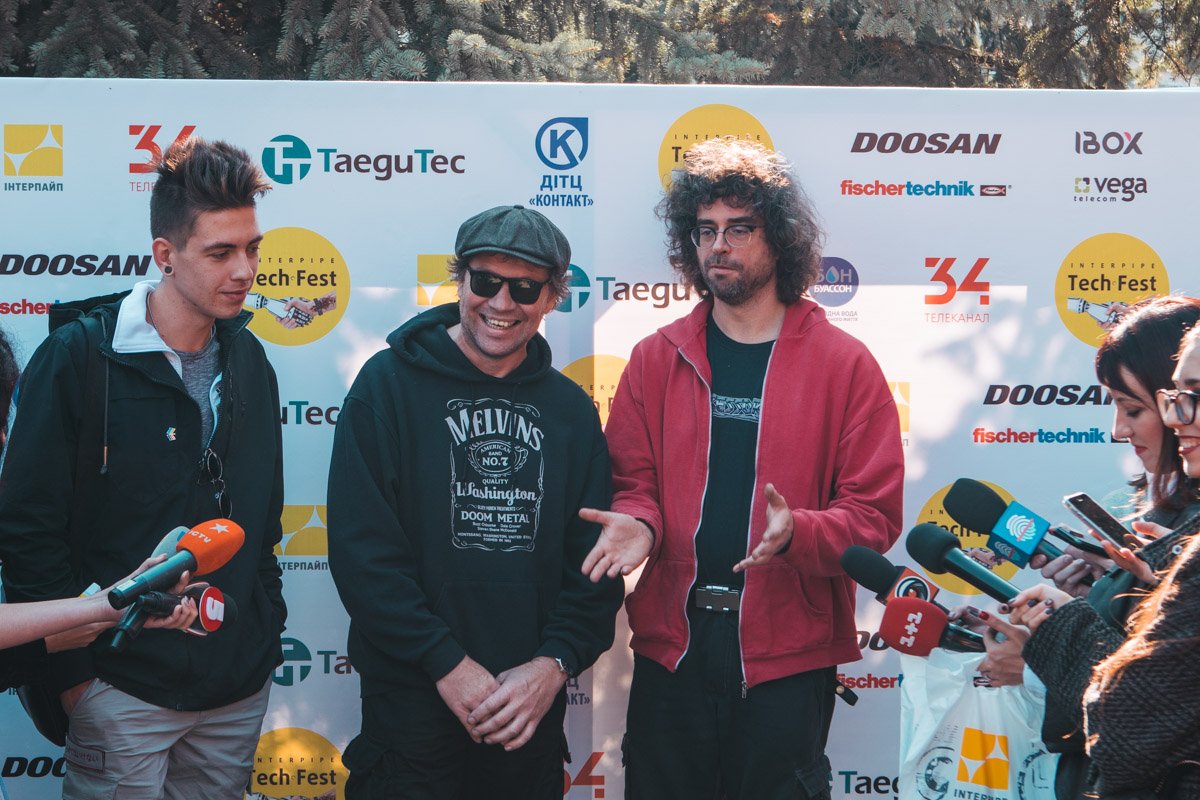 Роботы-рокеры из Берлина, настоящий Бамбли и взрывы от химиков: что приготовил Interpipe для TechFest 2019 42