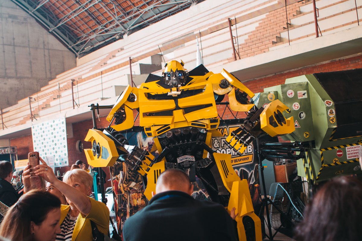 Роботы-рокеры из Берлина, настоящий Бамбли и взрывы от химиков: что приготовил Interpipe для TechFest 2019 47