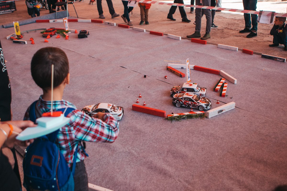 Роботы-рокеры из Берлина, настоящий Бамбли и взрывы от химиков: что приготовил Interpipe для TechFest 2019 57