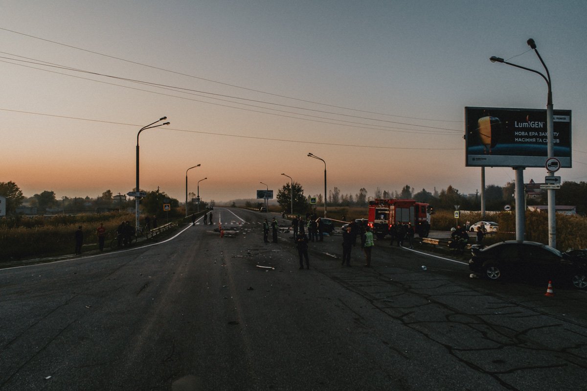 В Mitsubishi и Subaru были семьи - возвращались с отдыха