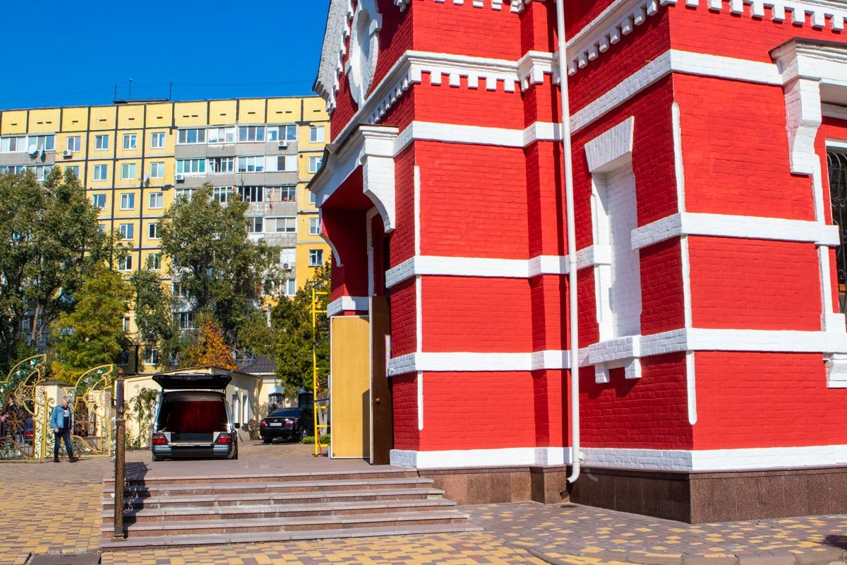 Олега провели в последний путь в Свято-Крестовоздвиженском храме Олега провели в последний путь в Свято-Крестовоздвиженском храме