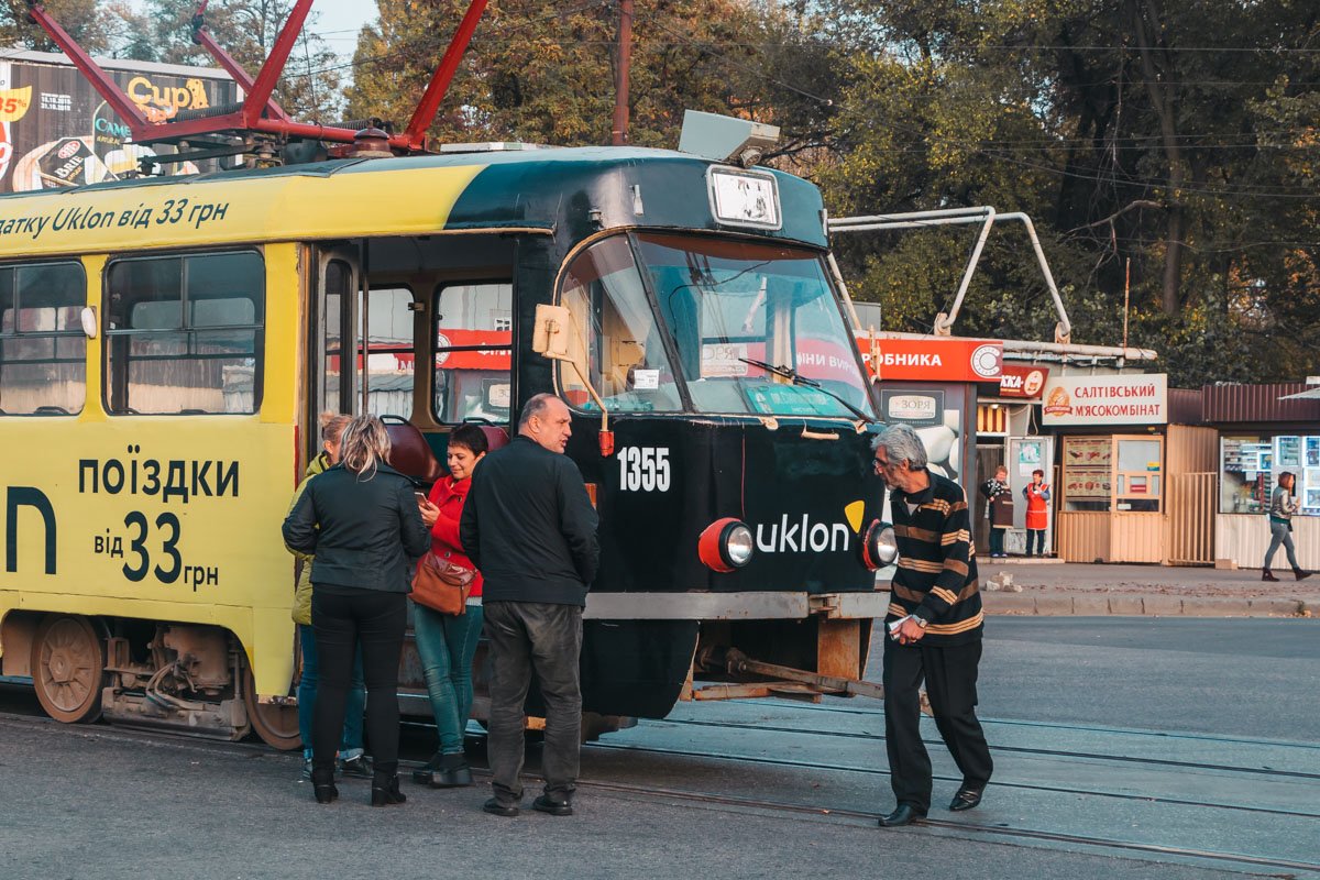 Трамвай столкнулся с легковушкой Трамвай столкнулся с легковушкой