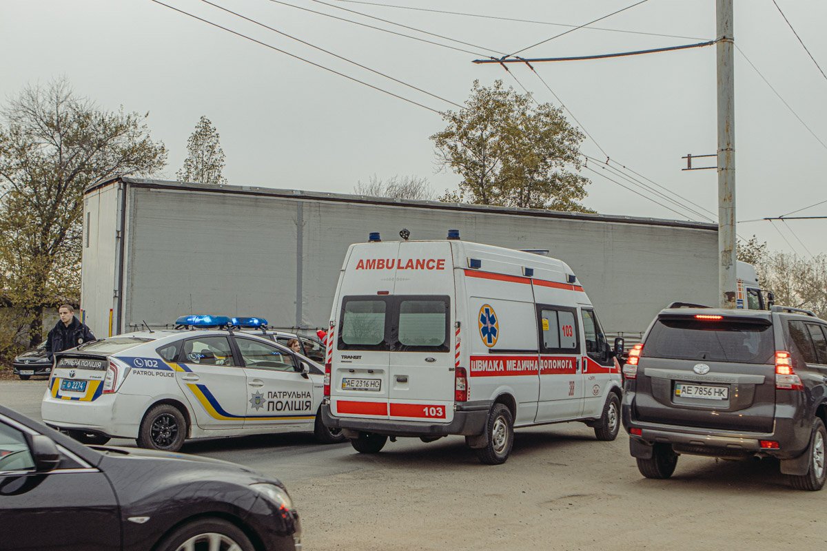 На место вызвали медиков, но их помощь не понадобилась - женщина умерла на месте На место вызвали медиков, но их помощь не понадобилась - женщина умерла на месте