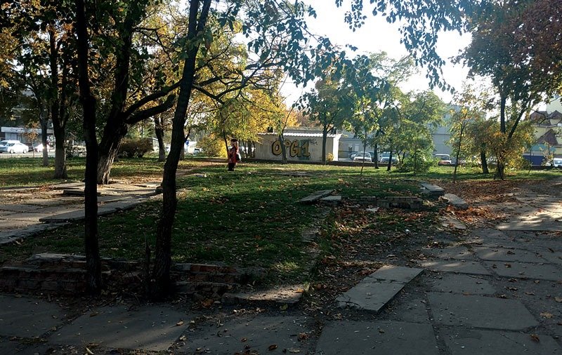 Тут появятся лавочки, урны, освещение и пандусы Тут появятся лавочки, урны, освещение и пандусы