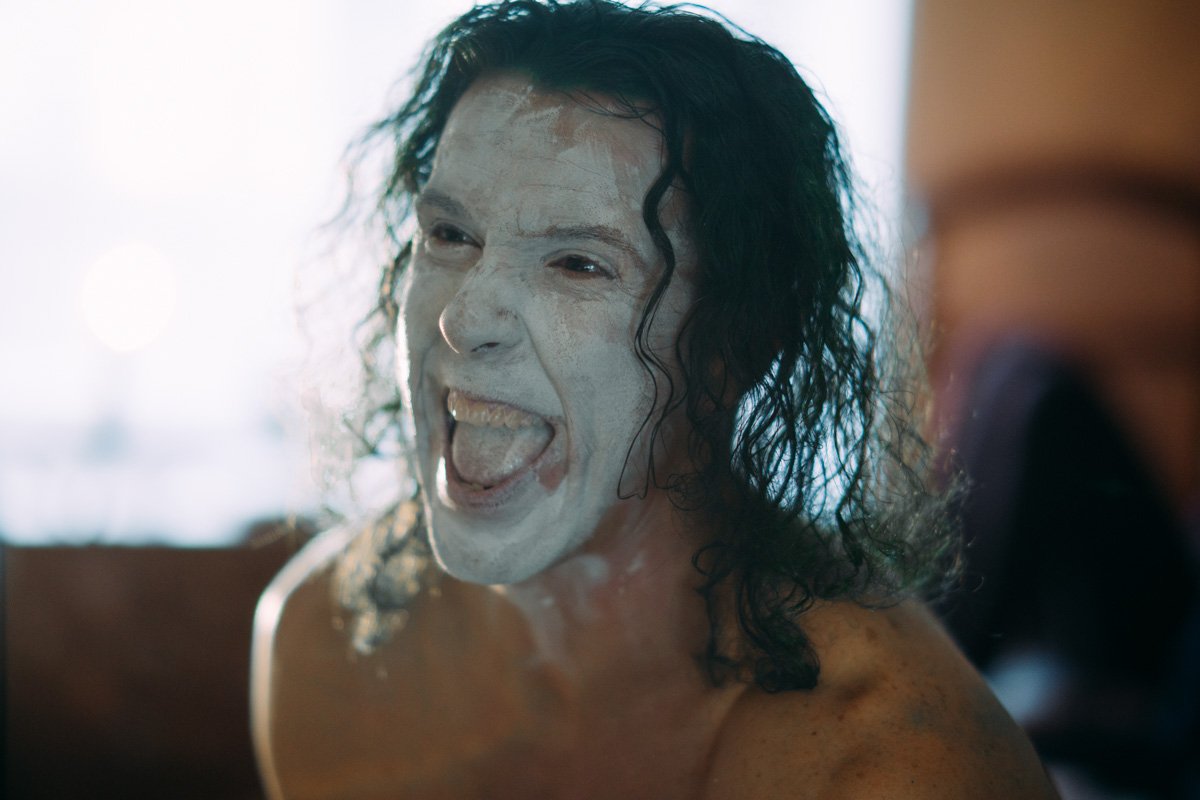 Сейчас ты им нужен, а надоешь — они тебя выкинут, как прокаженного