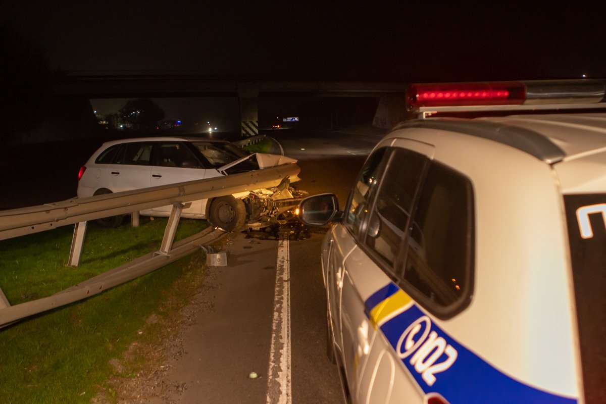 По предварительным данным, полученным от полиции, водитель не справился с управлением
