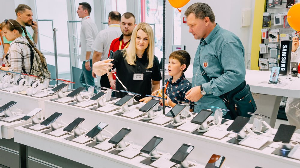 Подарки, розыгрыши и попкорн: что готовит Фокстрот к открытию в ТРЦ Караван 3