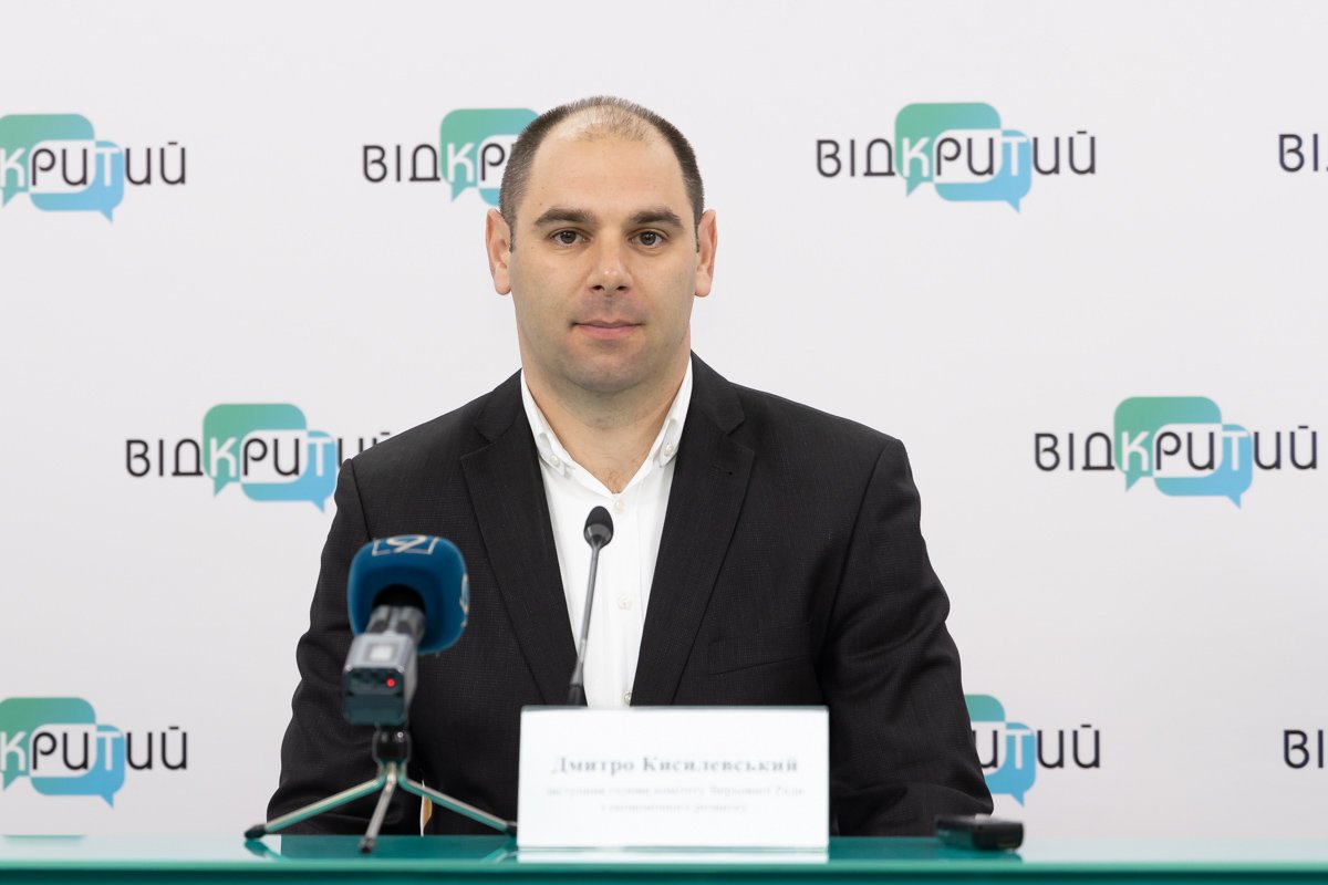 Дмитрий Кисилевский рассказал, что ждет аэропорт в Днепре 1