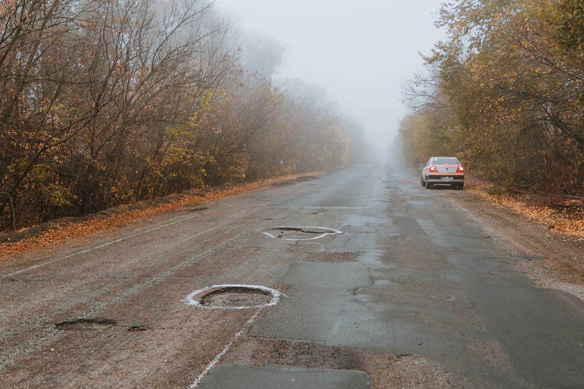 Говорят, если обвести ямки в кружочки - они исчезнут