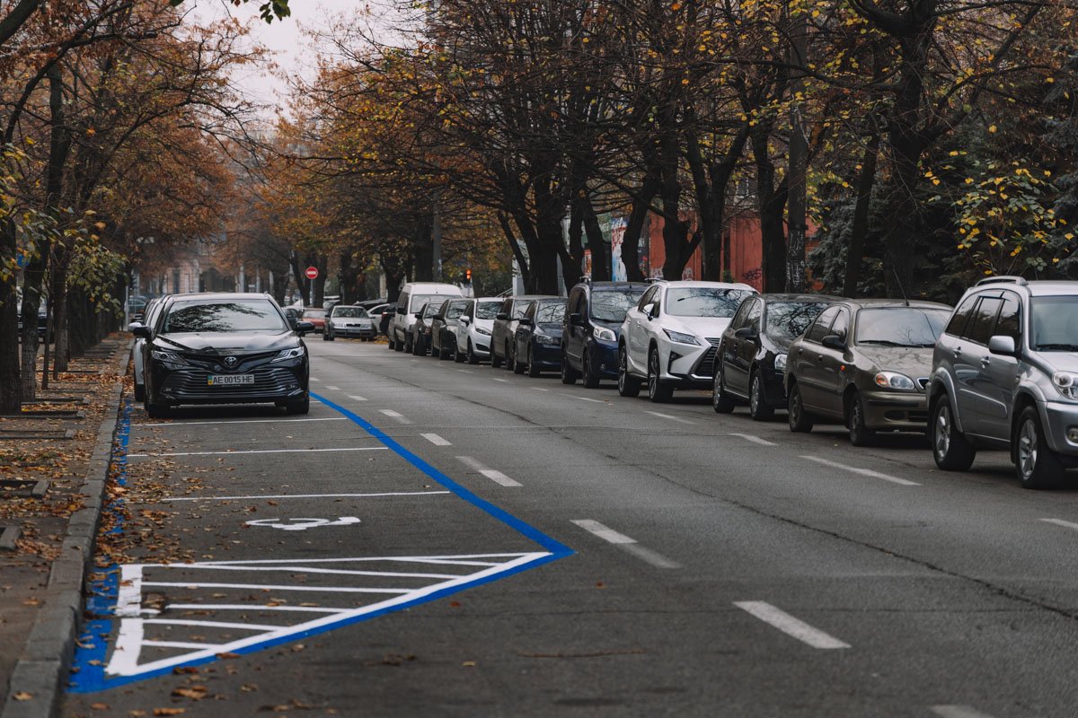 Сразу видно, кто будет ставить авто во дворе Сразу видно, кто будет ставить авто во дворе