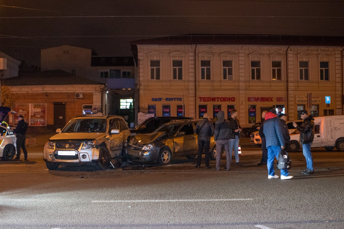 В пятницу, 25 октября, на улице Шмидта произошло ДТП В пятницу, 25 октября, на улице Шмидта произошло ДТП