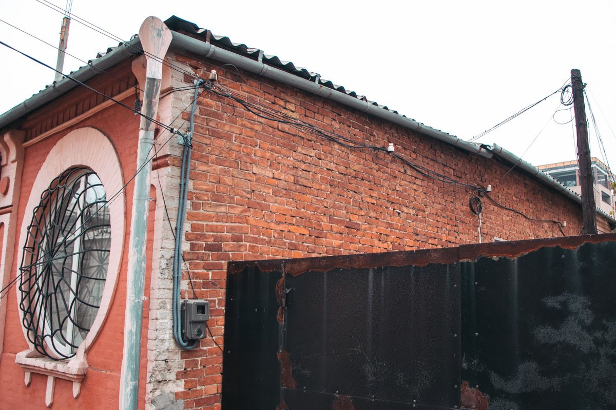 Интересное решение решетки на окне