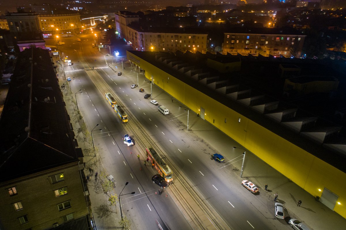 Напротив Славянского рынка Напротив Славянского рынка
