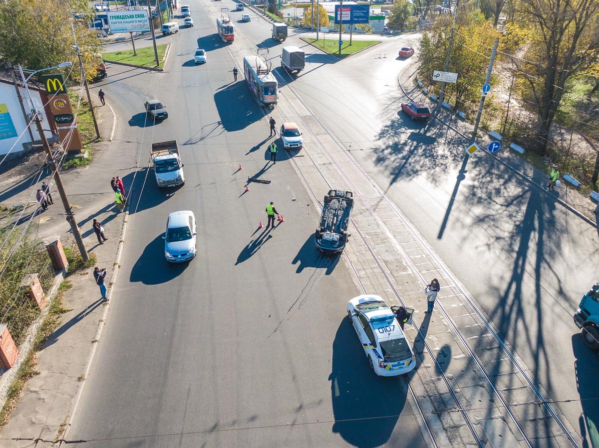 Авария произошла на виадуке на Мануйловском проспекте 