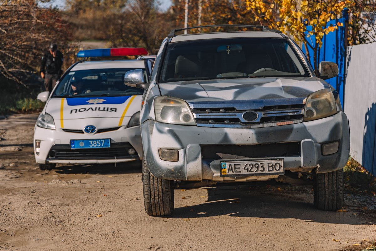 Хозяина рядом с машиной не было