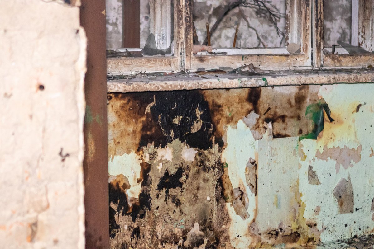 30 октября, произошел пожар в подвале нежилого помещения на проспекте Александра Поля, 92 А