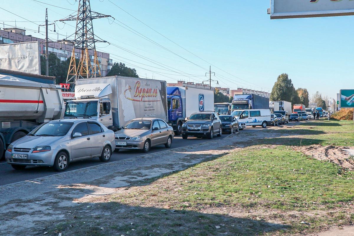 Полностью перекрыли Донецкое шоссе Полностью перекрыли Донецкое шоссе