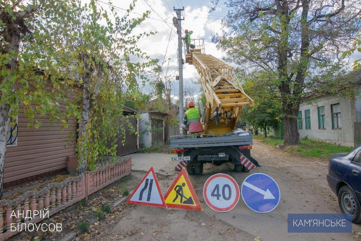  Если 4 года назад у нас было освещено лишь 15% улиц и 25% дворов, то сейчас наружное освещение улиц на уровне 75%