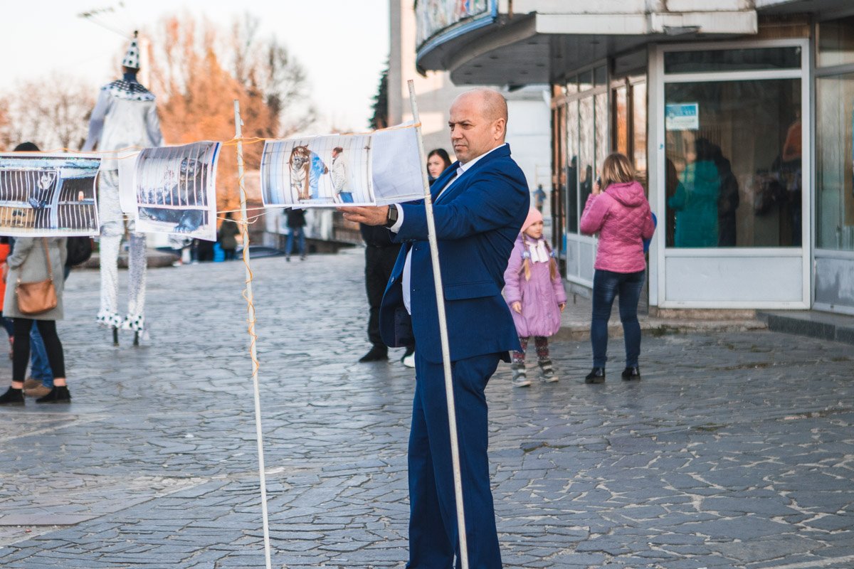 Администрация цирка решила подснять митингующих 