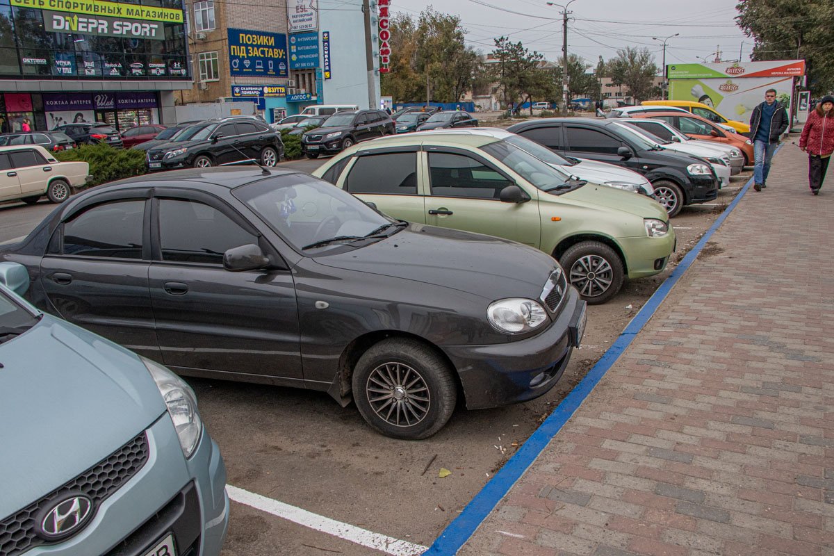 Судя по всему, в теории, парковка должна быть платной