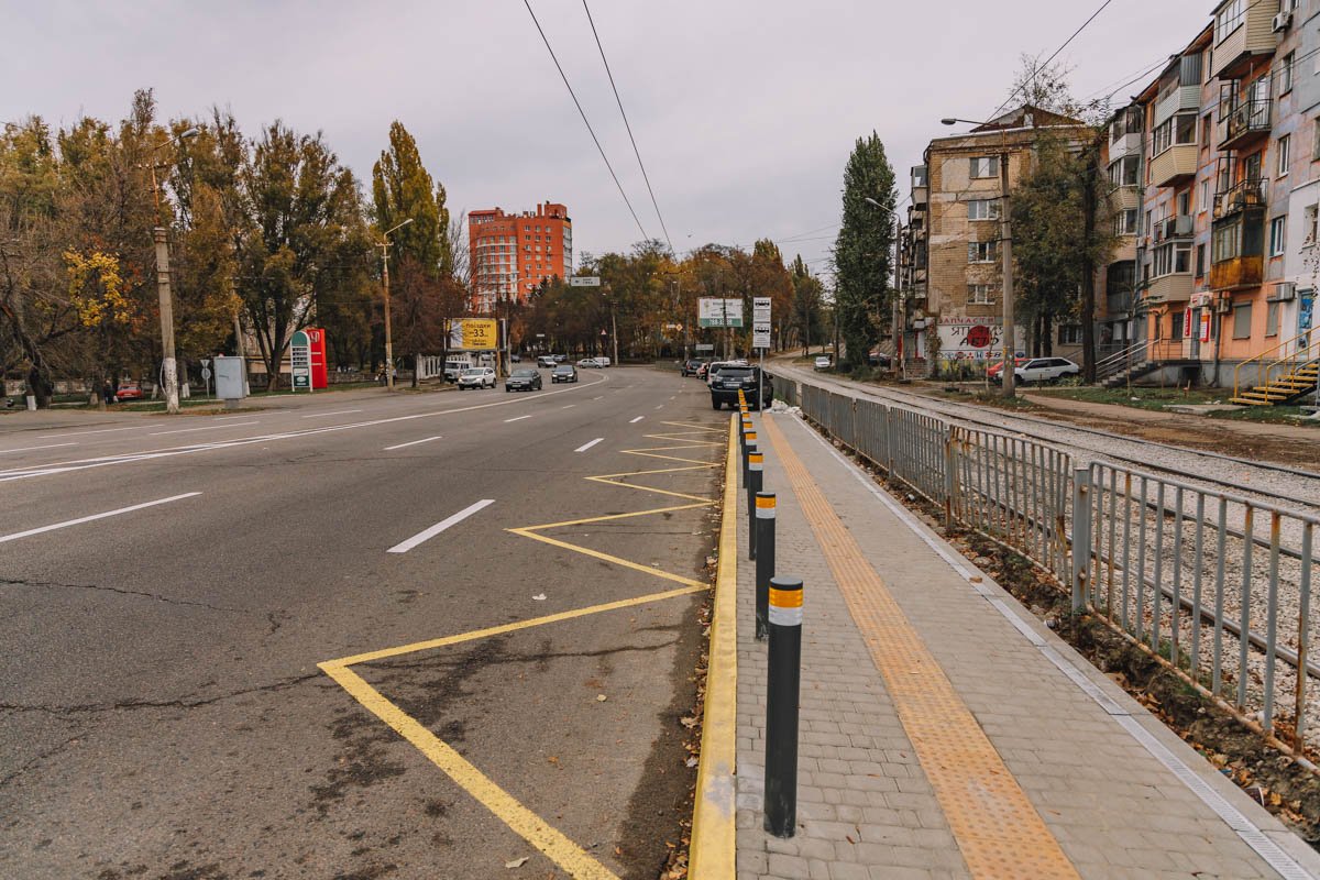 В Днепре на проспекте Гагарина появился еще один островок безопасности 3