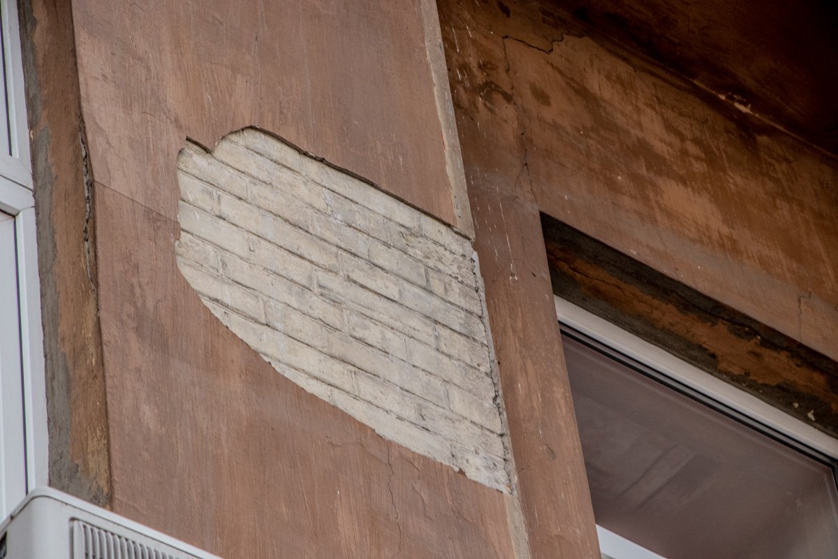 Отпадают куски шпаклевки Отпадают куски шпаклевки