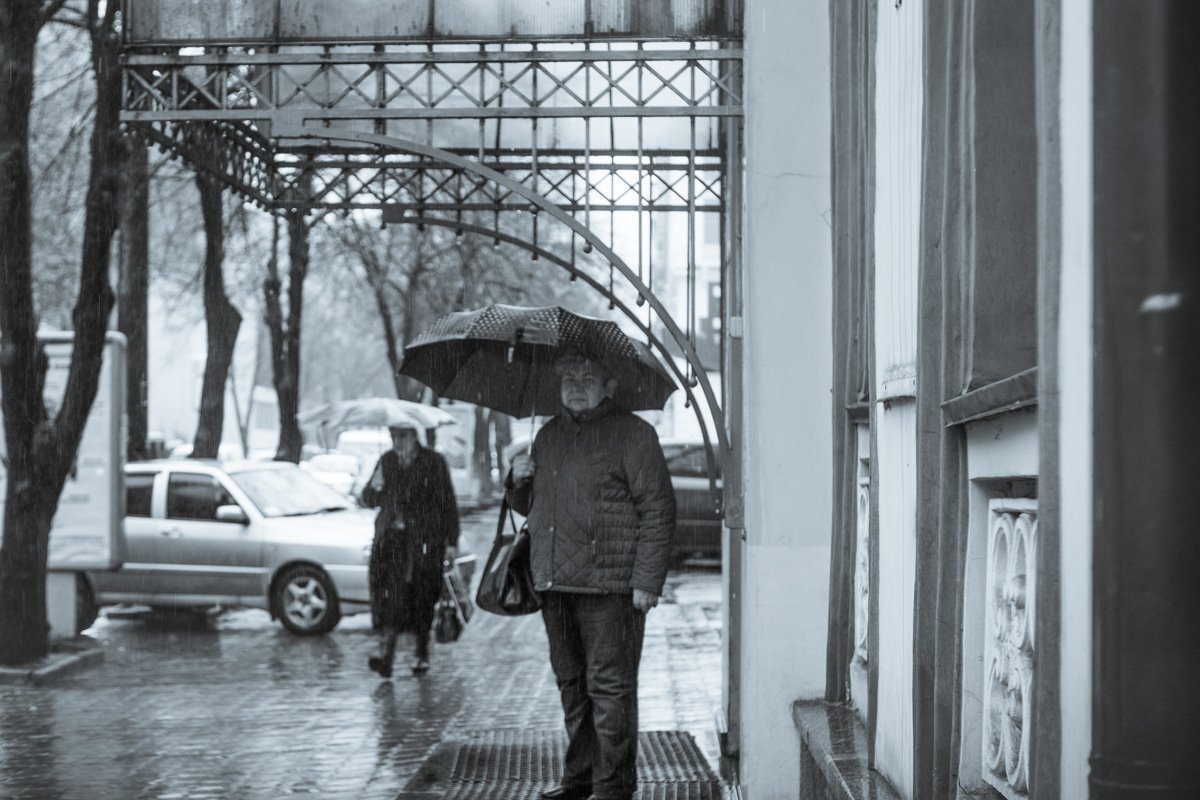 В дожде можно спрятать... ну вы поняли 