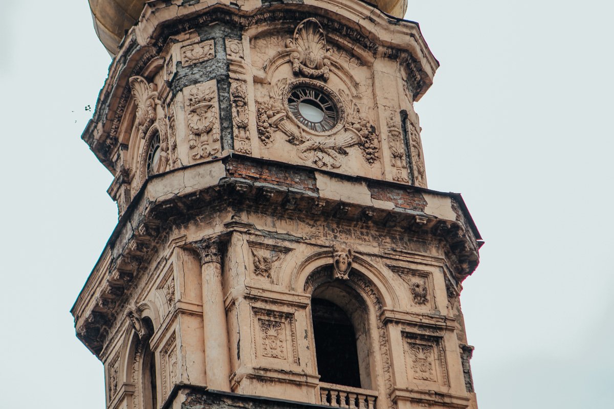  На его сцене выступают выдающиеся музыканты Европы и мира, создавая новый имидж региона.