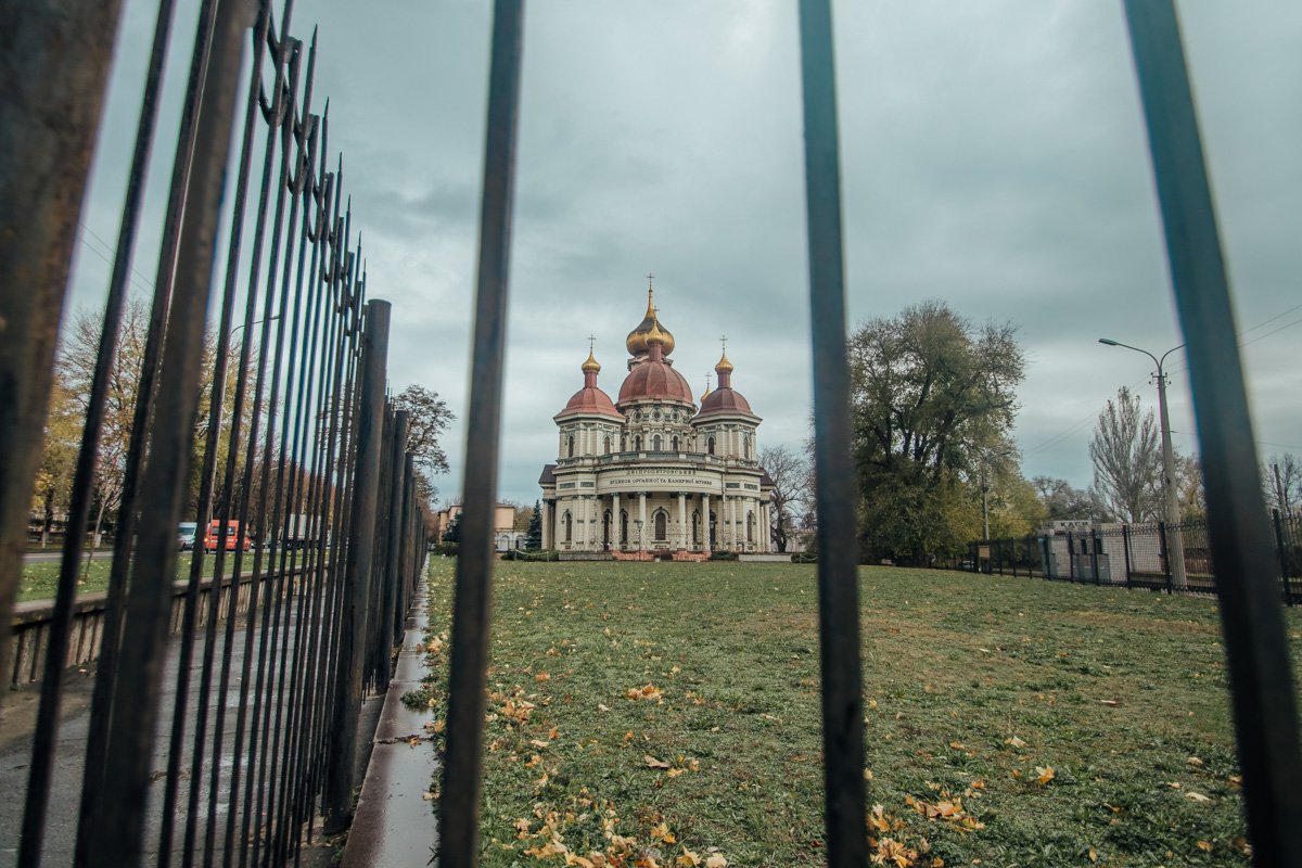 Орган имеет 2074 трубы разного диаметра
