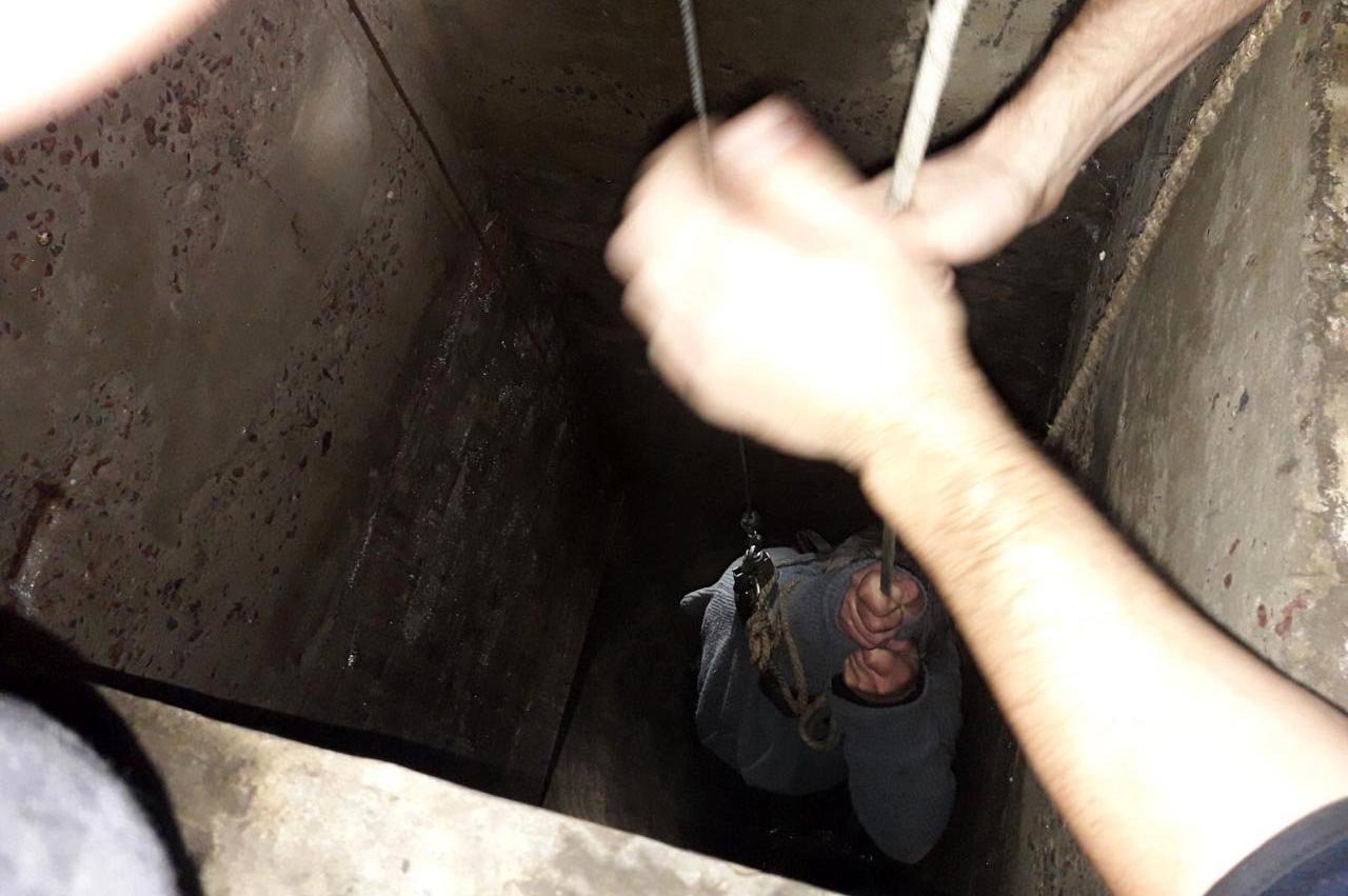 Он рухнул в колодец Он рухнул в колодец