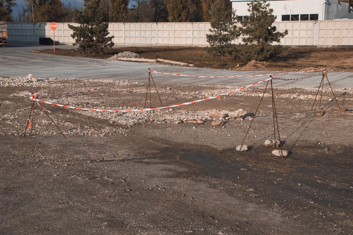 На территории завода "Потоки" в Днепре нашли снаряд времен Второй мировой войны 2