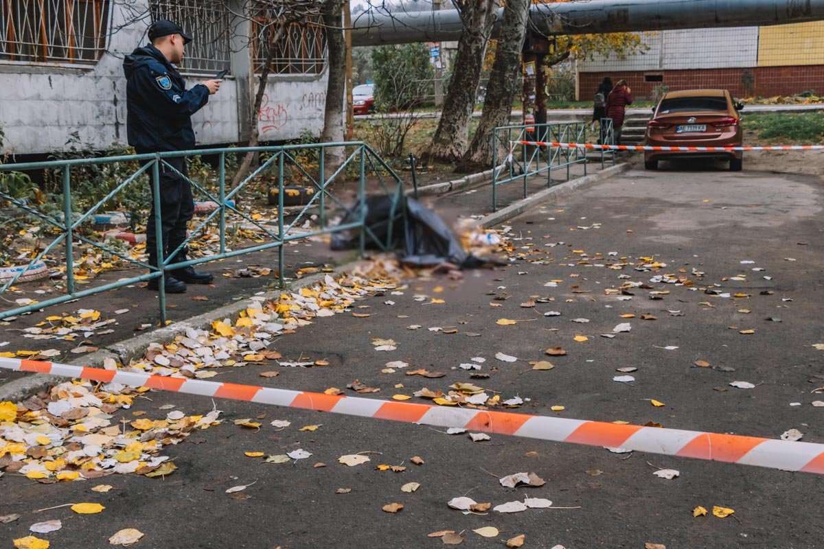 Женщине приблизительно 34 года Женщине приблизительно 34 года