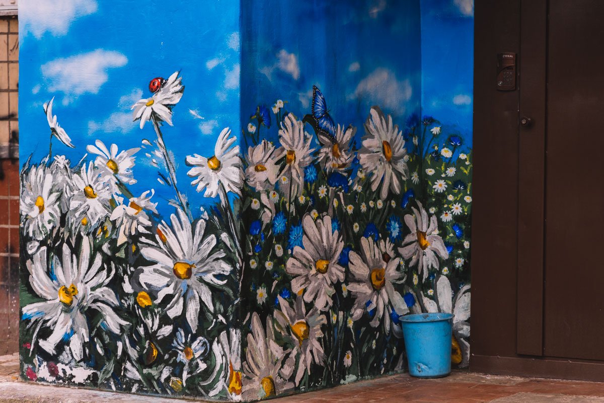 Художник рассказал, что занимается этим уже больше двух лет