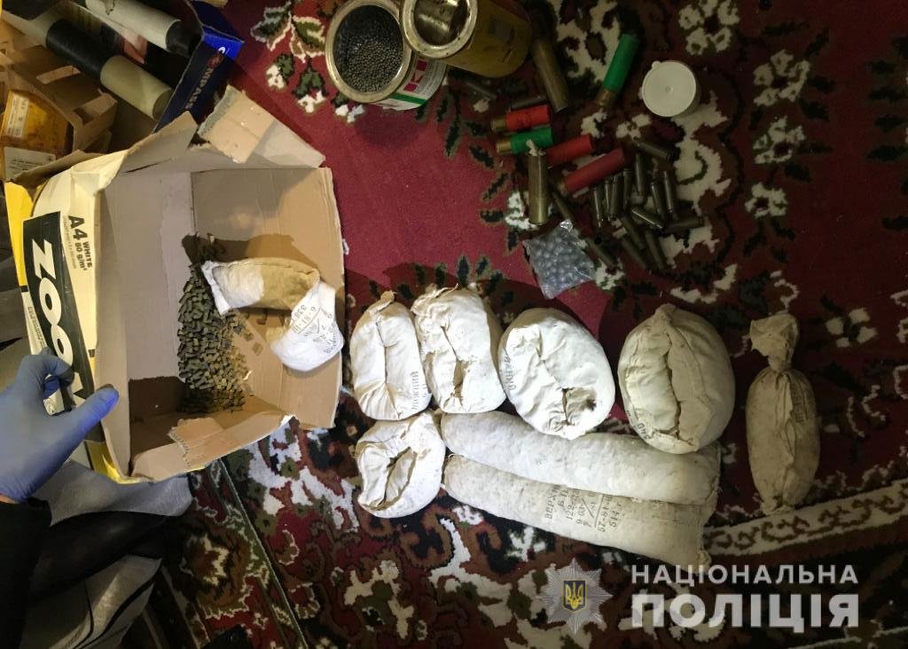 Задержанный оказался 34-летним полицейским из Павлограда Задержанный оказался 34-летним полицейским из Павлограда