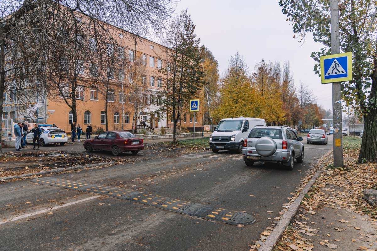 Предварительно, у ребенка перелом носа, ушибы и ссадины