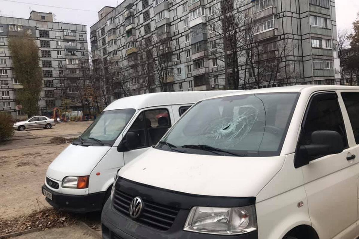 Еще один "пострадавший" - Volkswagen на улице Космонавтов Еще один "пострадавший" - Volkswagen на улице Космонавтов