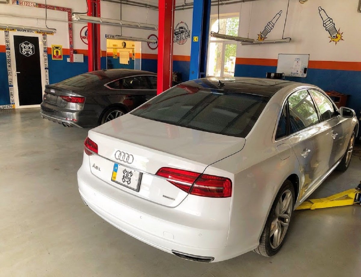 Где в Днепре находится автосервис, непохожий на СТО, - ГАРАЖ 8 ЦИЛИНДРОВ 2