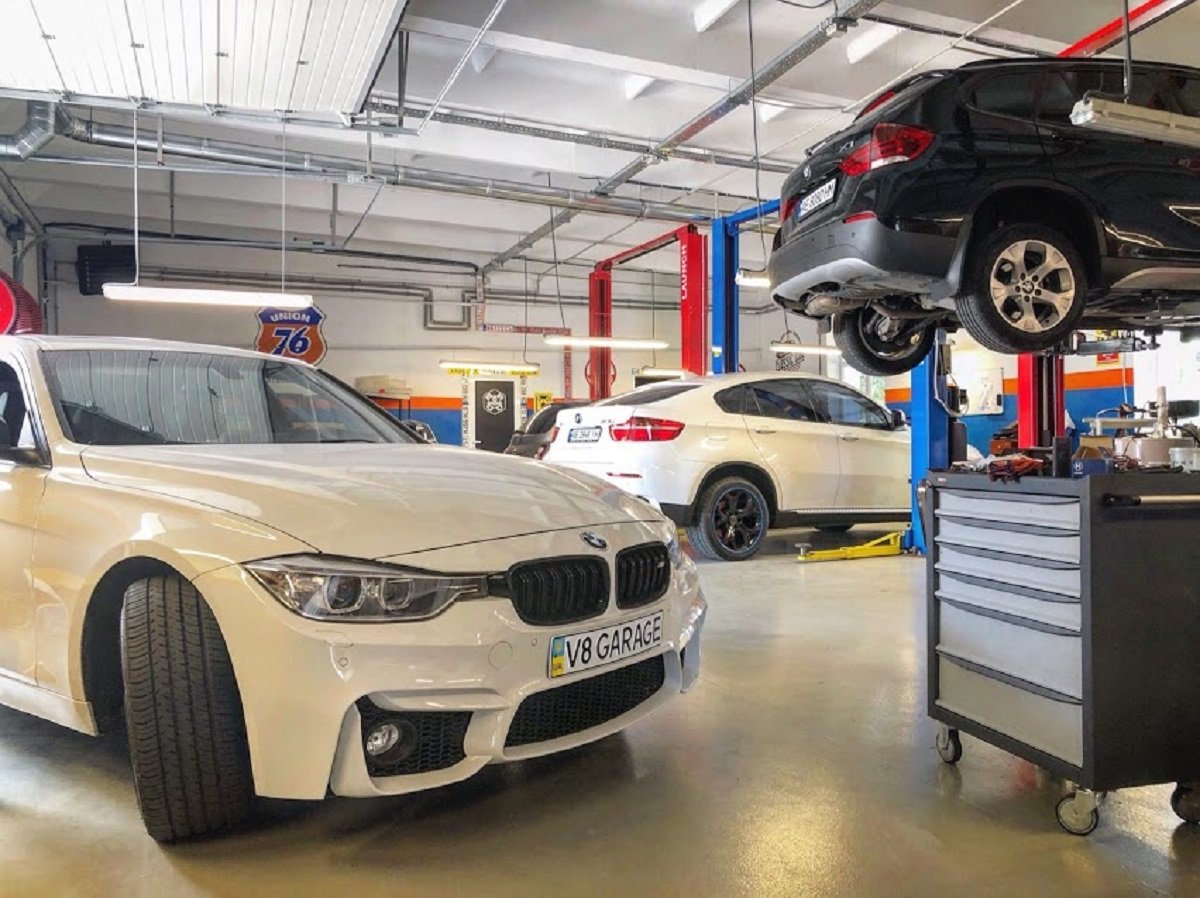 Где в Днепре находится автосервис, непохожий на СТО, - ГАРАЖ 8 ЦИЛИНДРОВ 3