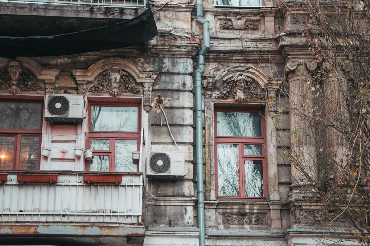 Исторический памятник разрушается