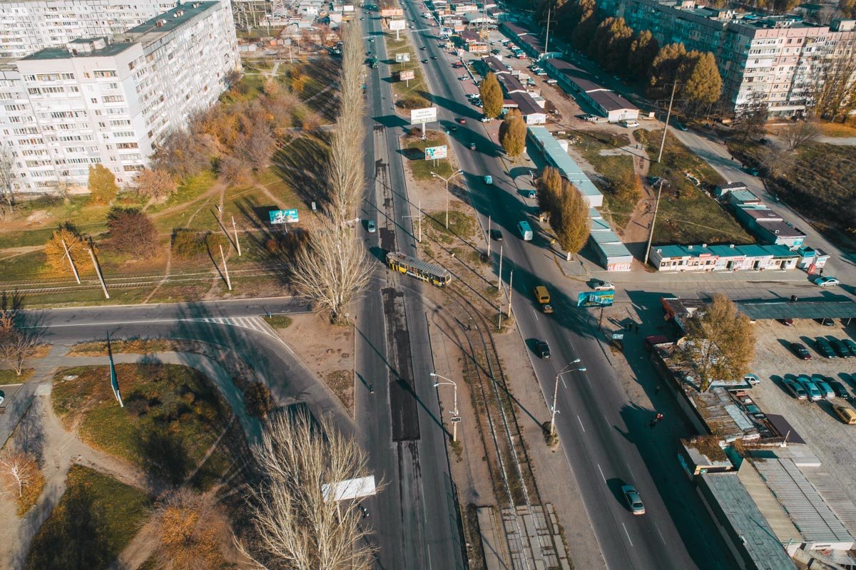 Пока что мы имеем покусанную дорогу Пока что мы имеем покусанную дорогу
