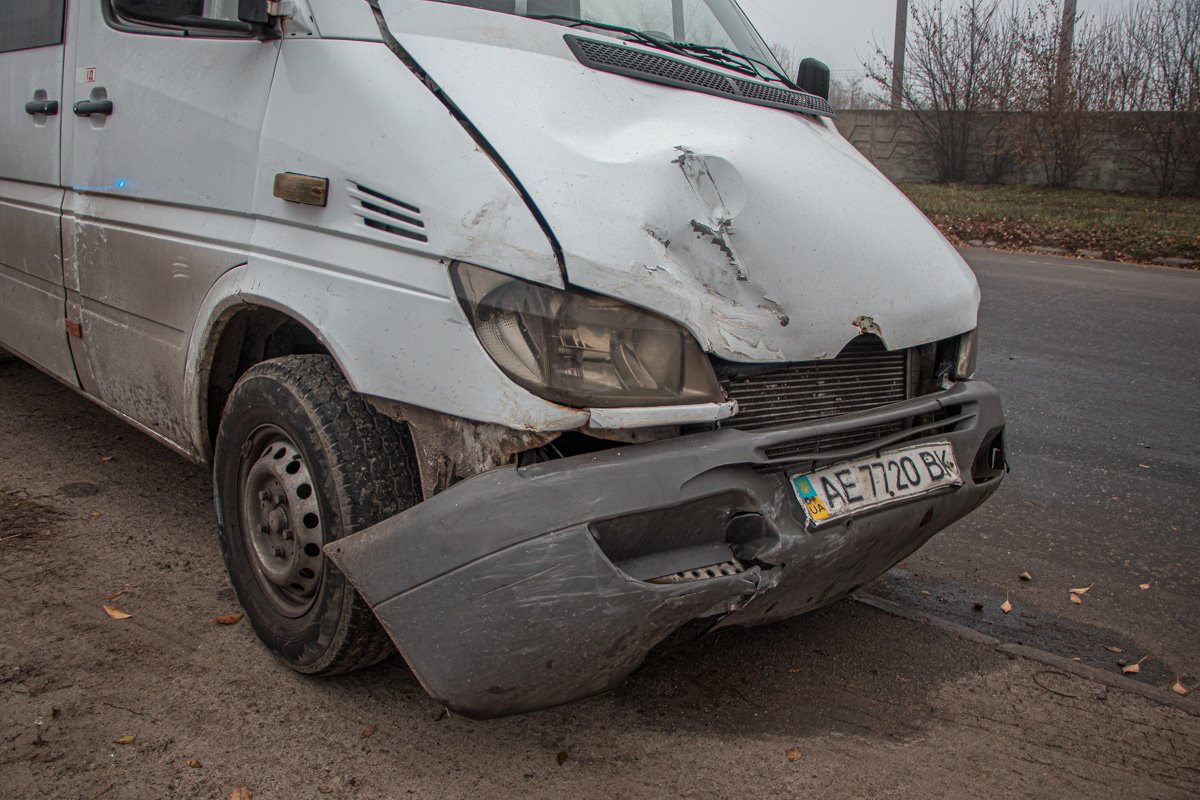 Дорога не имеет освещения Дорога не имеет освещения