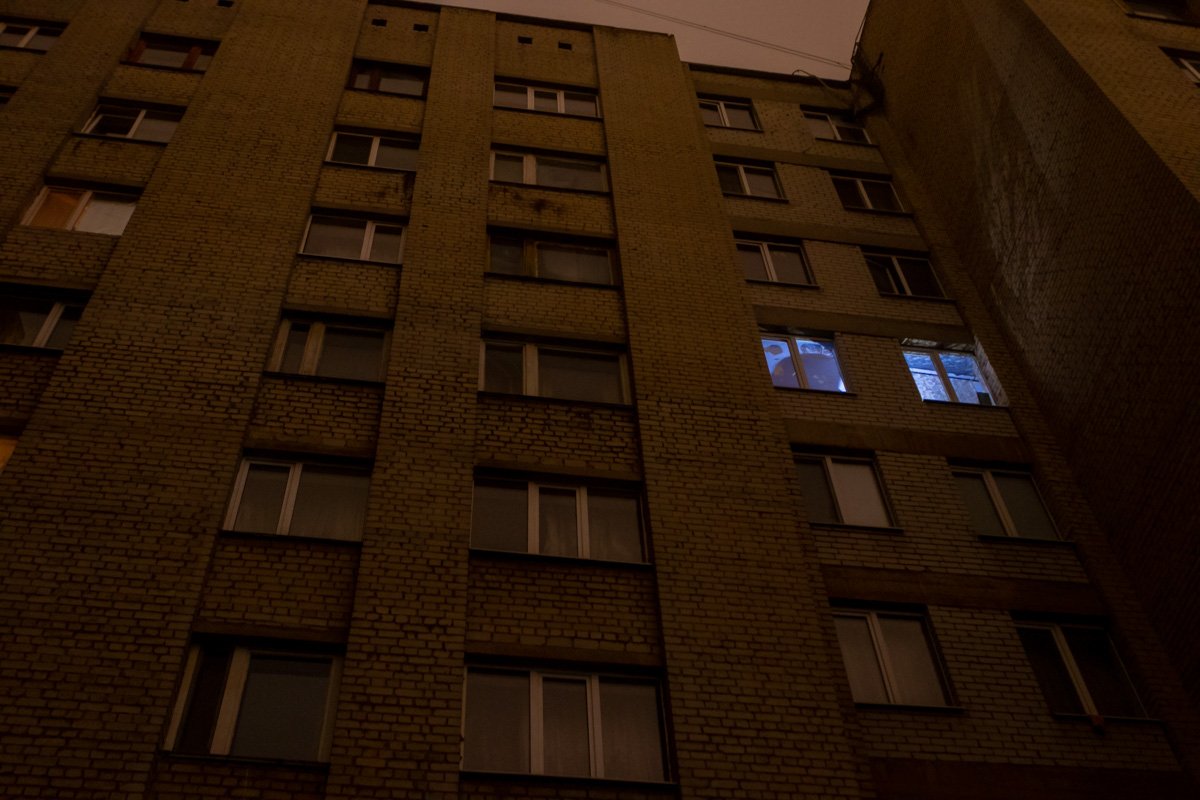 В общежитиях нет ни света , ни отопления