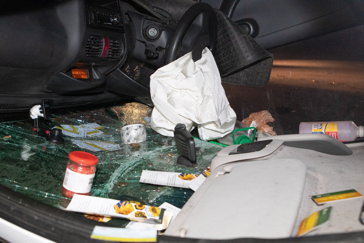 Водитель иномарки сбежал