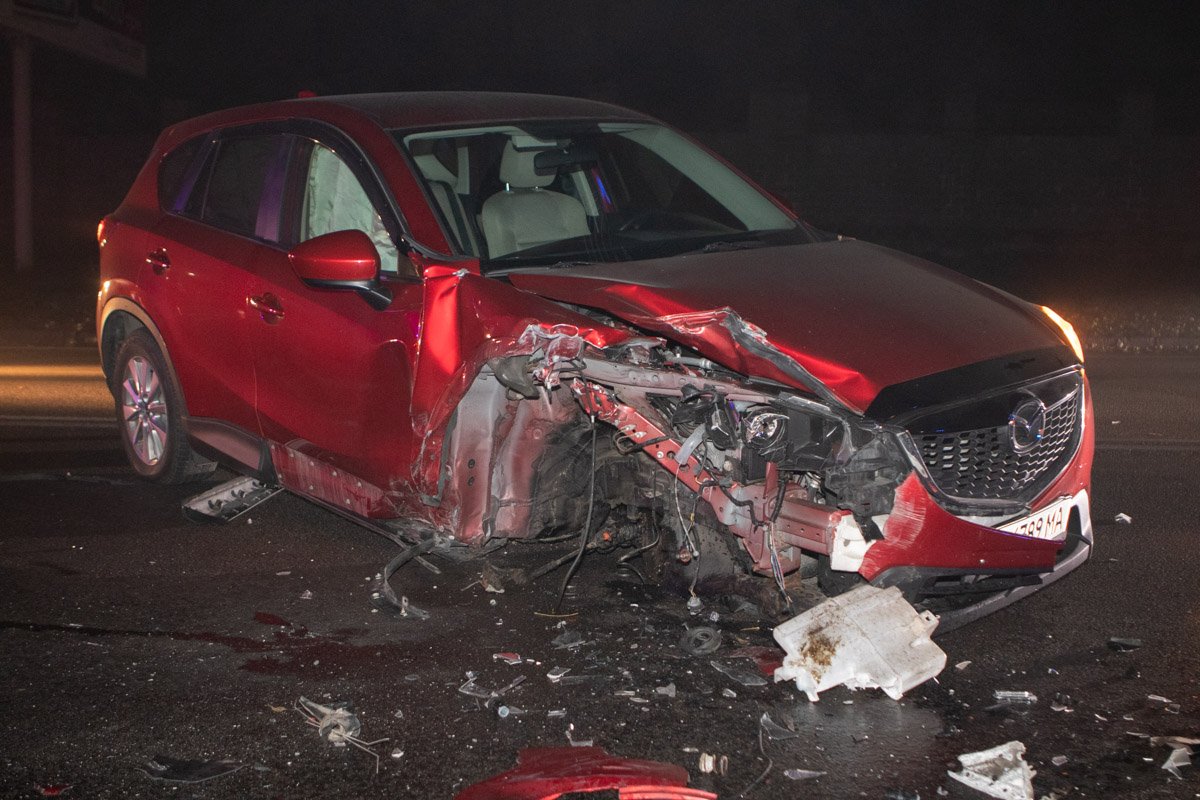 Водитель Mazdа от госпитализации отказалась 